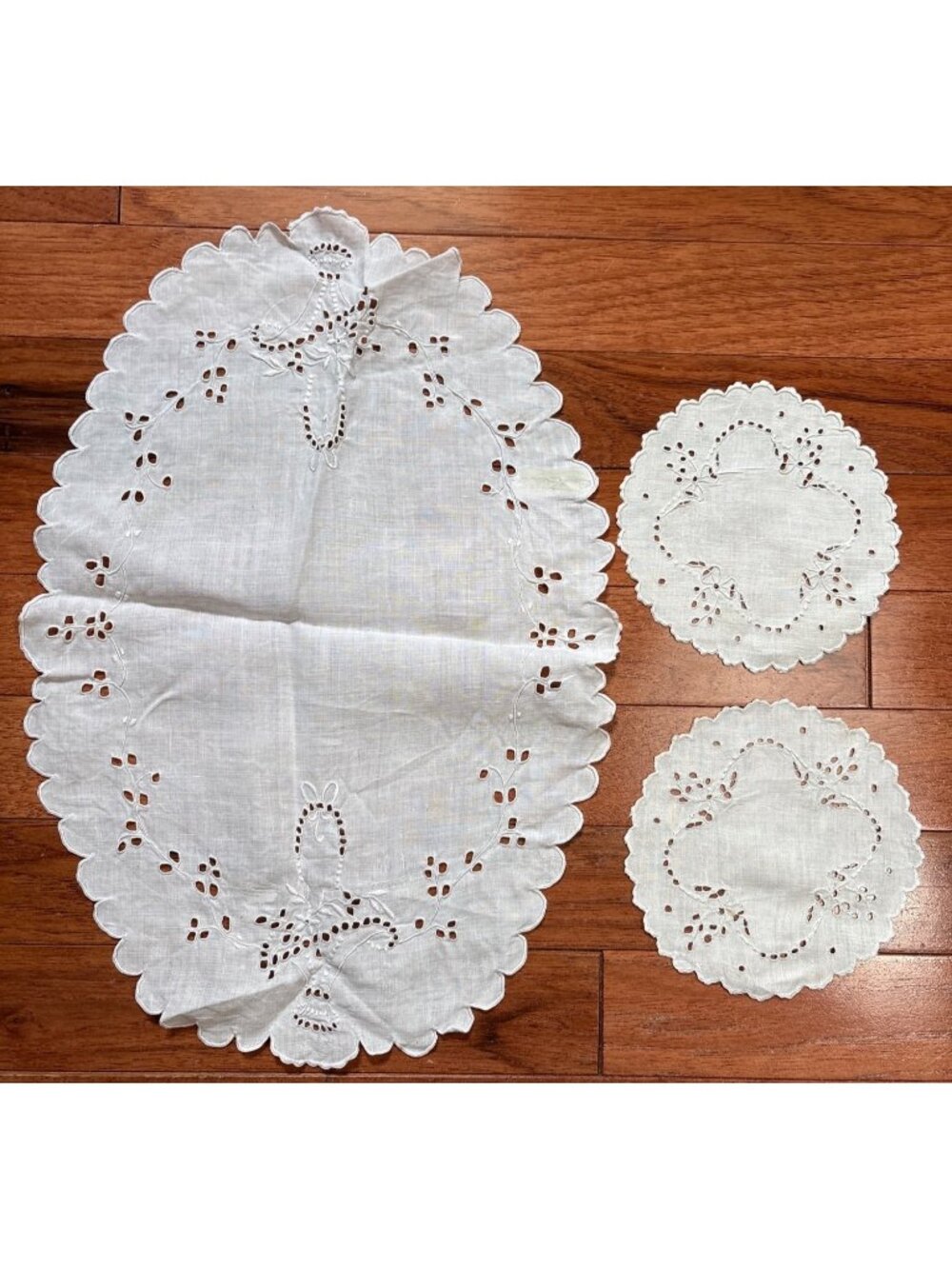 White Linen Hand-Embroidered Doilies Set Oval Round Vintage